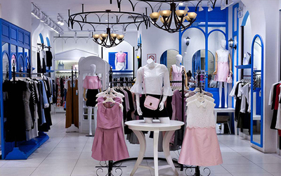 疊裝與掛裝，“色誘”陳列提升快時尚服裝店營銷效果